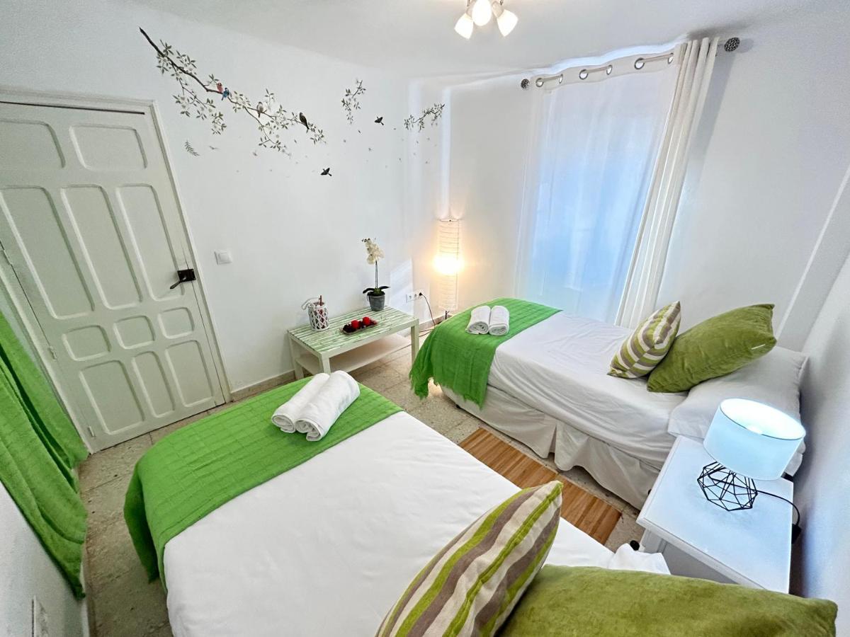 Cozy Town House With Terrace And Free Wifi Βίλα Ρόντα Εξωτερικό φωτογραφία
