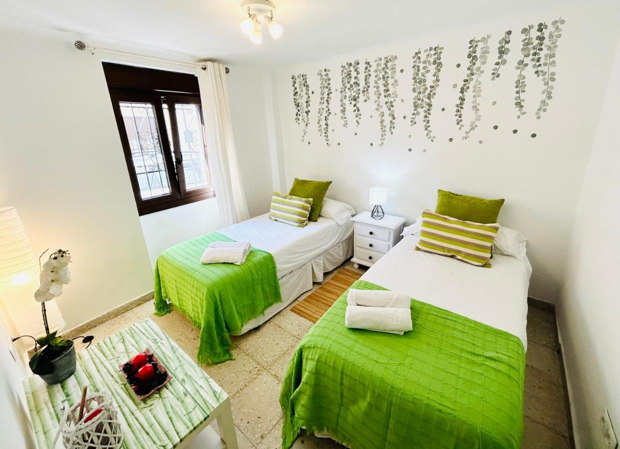 Cozy Town House With Terrace And Free Wifi Βίλα Ρόντα Εξωτερικό φωτογραφία